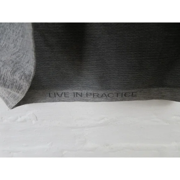 Lululemon Metal Vent Tech Polo Shirt Mens Medium Gray Short Sleeve Performance - Picture 4 of 10